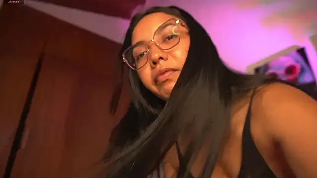 pocahotass_11 webcam