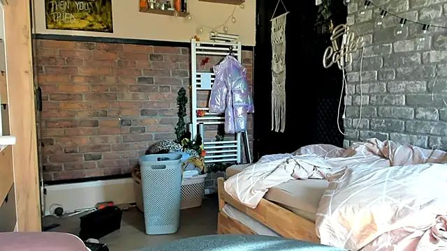 karo123421 - Karo123421's free webcam - UK Sex Cams