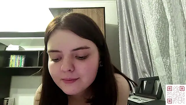 rebeldesiree (F teen) - Pinching nipples under bra