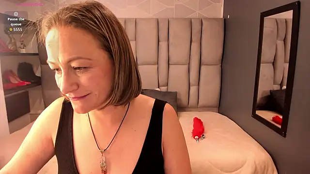 Charlot_milf webcam