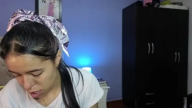 stephania_t webcam stripchat model stream image