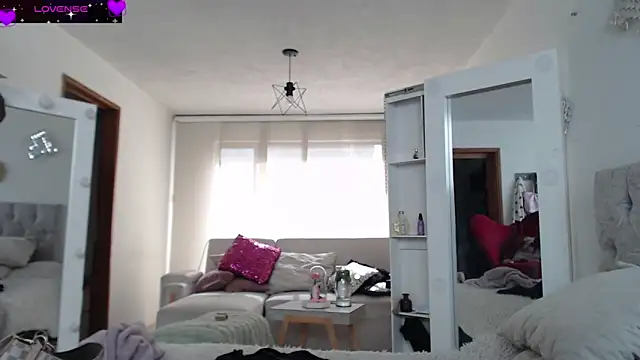 myrnasexxx - Myrnasexxx's free webcam - UK Sex Cams