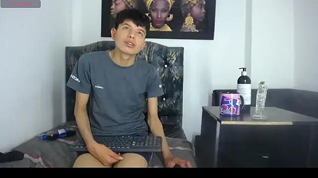 alex_it0 (M twink) - dildo in virgin ass🍑🍑