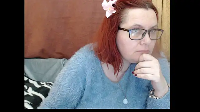 PlayfullMature webcam