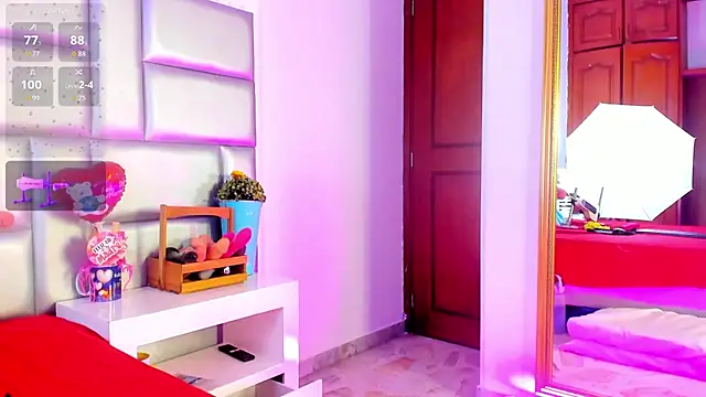 LovelyNickii webcam