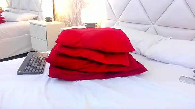 ScarletJons webcam