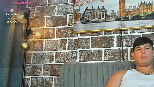 Valentino_Luxx webcam
