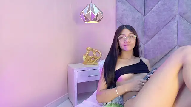 SERENA_JONESS webcam
