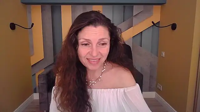 EllaLong webcam