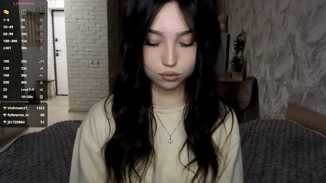 Qwami_Amie webcam