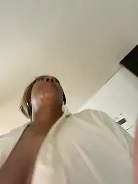 MadameEbony webcam
