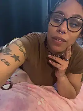 Desirae_Luciano webcam
