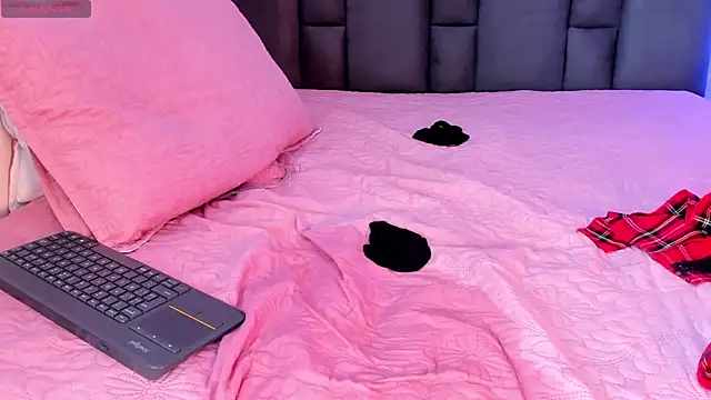 maddy__howard webcam