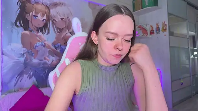 CheekySashaCharm webcam