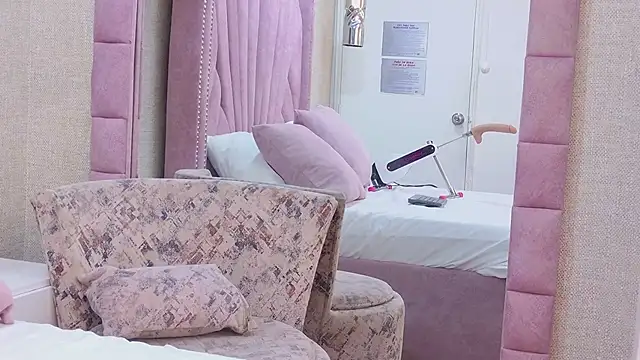 LunaRoose webcam