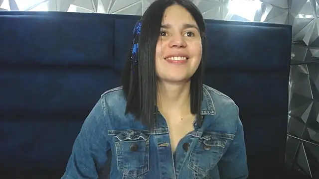 Cata_black webcam