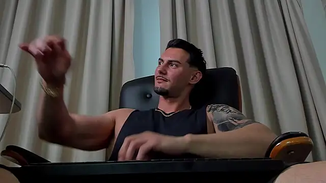 clintmasters (M young) - Shirtless