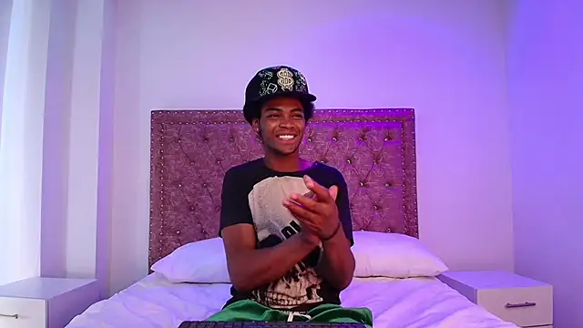 Cristal_and_luke webcam