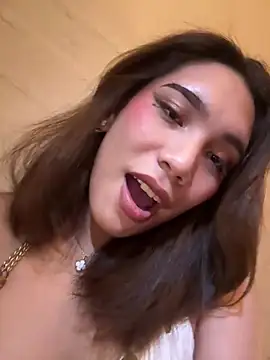 SideChick_Bunny Live Webcam on Stripchat