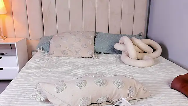 Elise_Diamond webcam