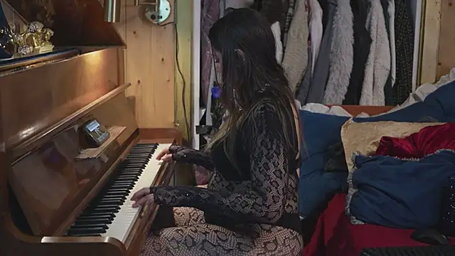 VanessaDoyle webcam
