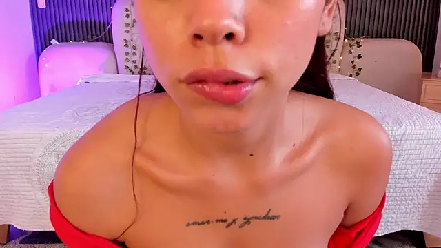 CarolineFyre webcam