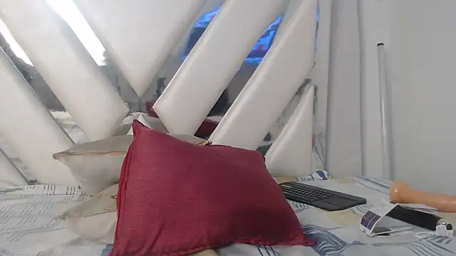 AlannaHarper webcam