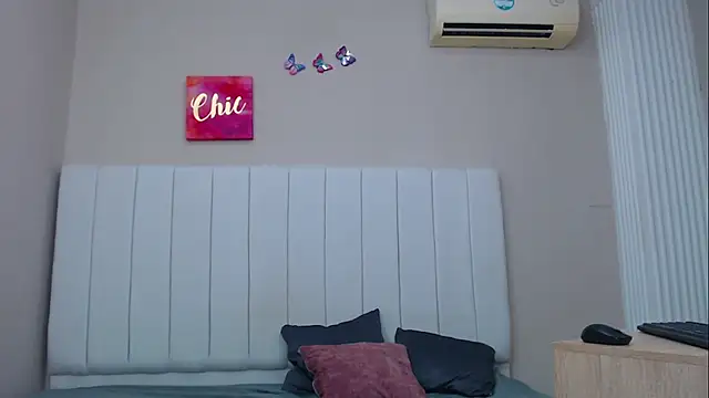 naty_pinkk - brunette petite cam model