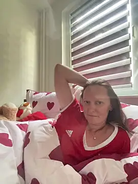lindalee90 - LindaLee90's free webcam - UK Sex Cams