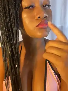 AleezaFrench webcam