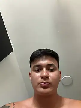 Cristopher_strong webcam