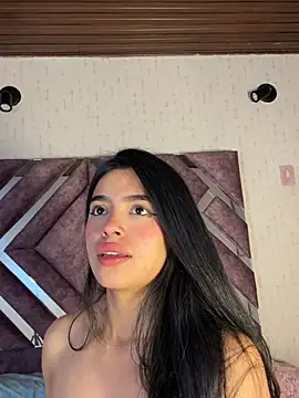 LunaMoore_Pink webcam