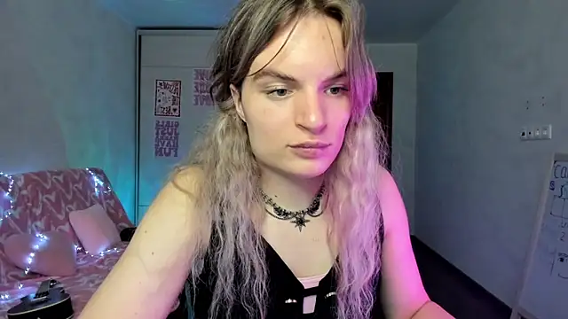 milliKira006 webcam