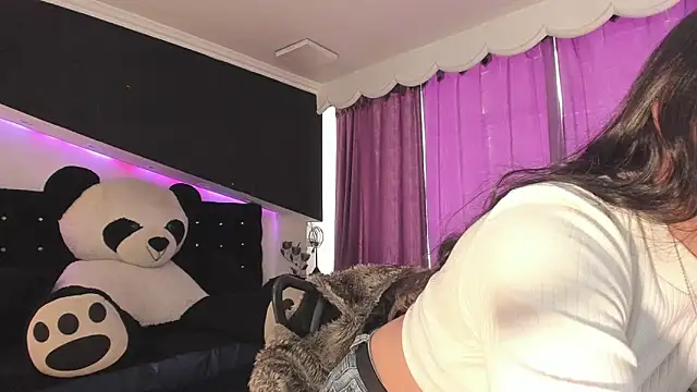 Coral_Gibson webcam