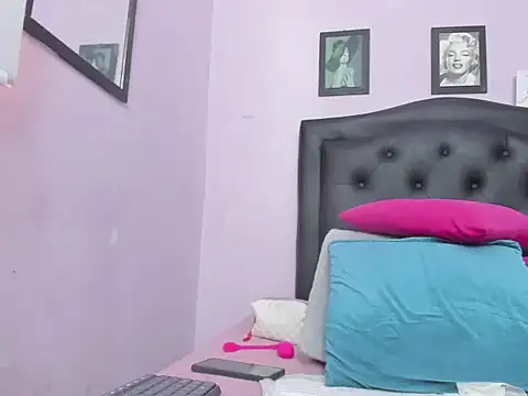 monalind220 webcam