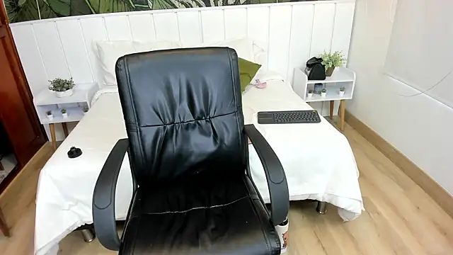 Skarlet_Kiss webcam