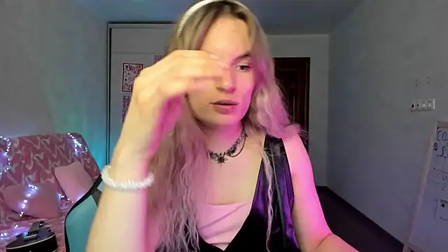 milliKira006 webcam