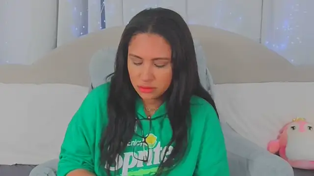 MeghanXO webcam