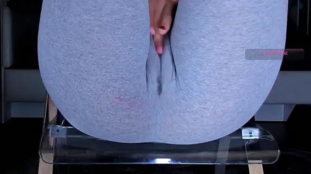 Cameltoe_squirt_inPants webcam