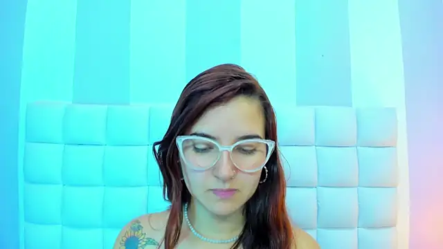 teresasroom_ (F young) - Suck dildo and dance