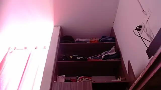 nicolle_milf1978 webcam