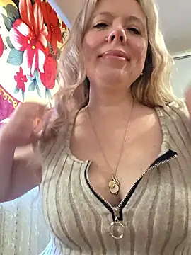 Irina3718 webcam