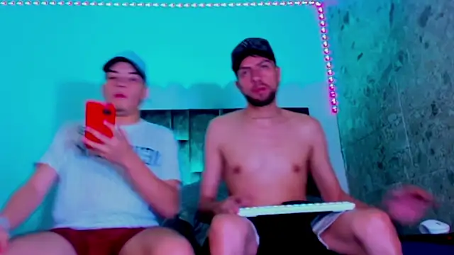 alex_and_christhoper webcam