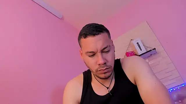 aronandmoli69 - Aronandmoli69's free webcam - UK Sex Cams