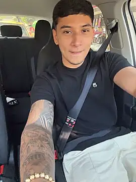 SexxxySquirterStev777 webcam