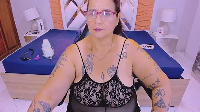 laura_riley webcam