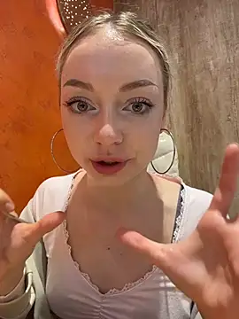 melissa_grr (F teen) - Show my SWEET WET PUSSY!