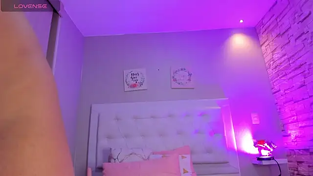 nicole__parker1 - Nicole__parker1's free webcam - UK Sex Cams