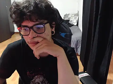 lilgothboy - Lilgothboy's free webcam - UK Sex Cams