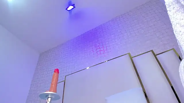 paola_rodriguez (F young) - SQUIR IN YOUR FACE